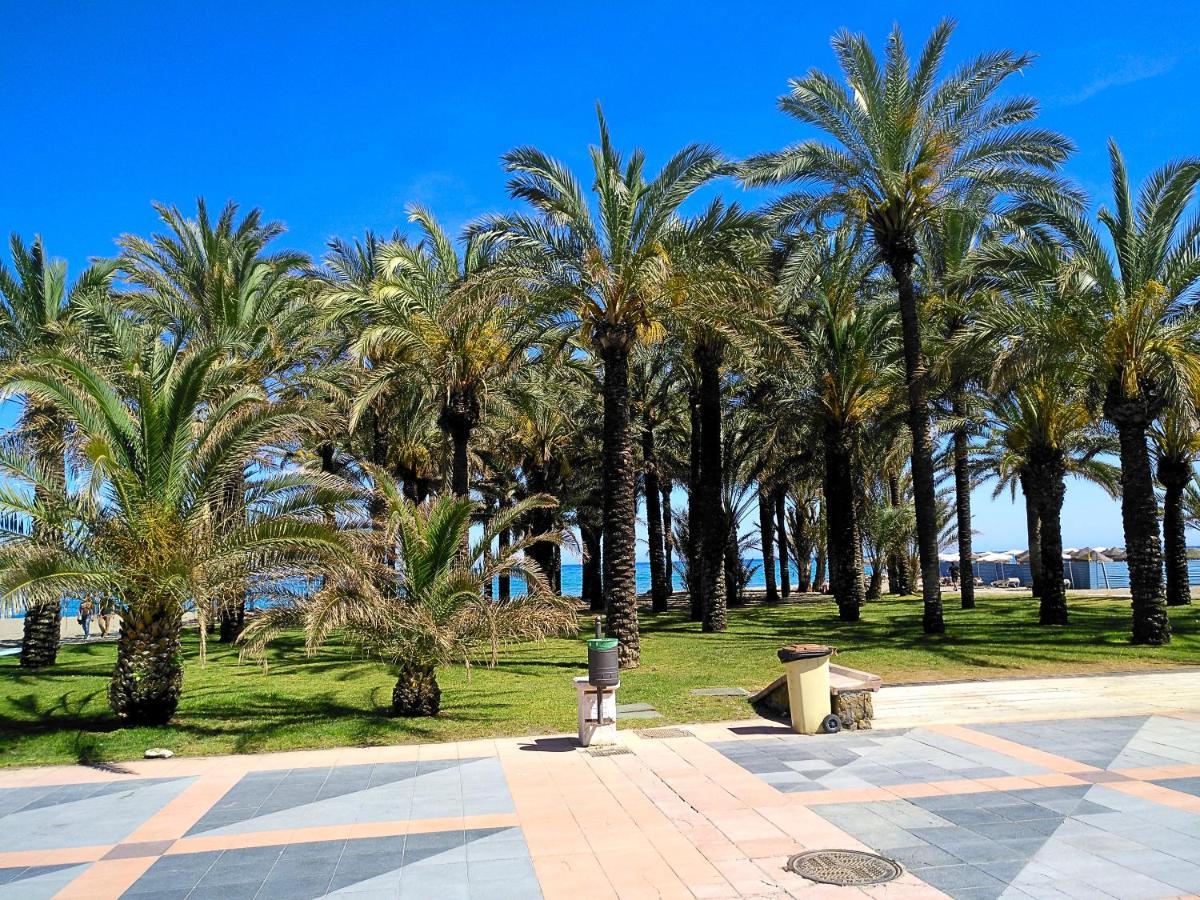 Bonito Apartamento En Playa De La Carihuela Торемолинос Екстериор снимка